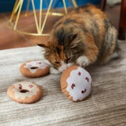 Frisco Fall Maple Bacon Donut Plush Cat Toy With Catnip 5 Frisco Fall Maple Bacon Donut Plush Cat Toy With Catnip -Frisco 285653 PT3. AC SS1800 V1629724929